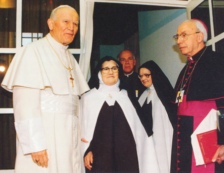 Jean-Paul II à Fatima en 1991 avec sœur Lucie, Mgr Guerra et Mgr do Amaral