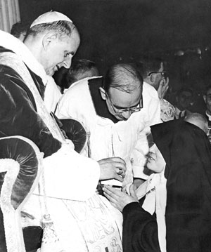 Paul VI et sœur Lucie à Fatima le 13 mai 1967.