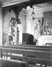 Soeur Lucie dans la chapelle du couvent des Dorothées de Tuy