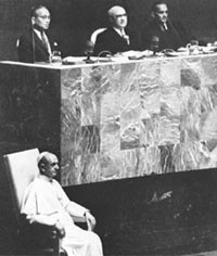 Le pape Paul VI devant l'assemblée générale de l'ONU