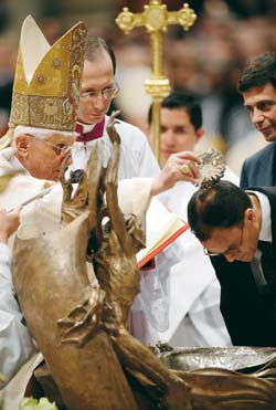 Benoît XVI baptise un musulman. Benoît XVI baptise un musulman.