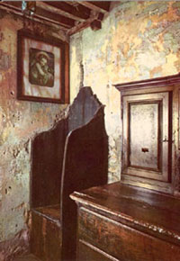 Le confessional des hommes à Ars. Le confessional des hommes à Ars.