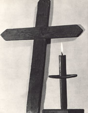 Croix et chandelier fabriqués par le Père de Foucauld