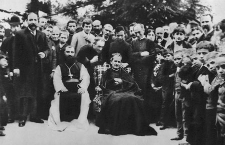 Don Bosco photographié à Barcelone en Espagne, en 1886. 