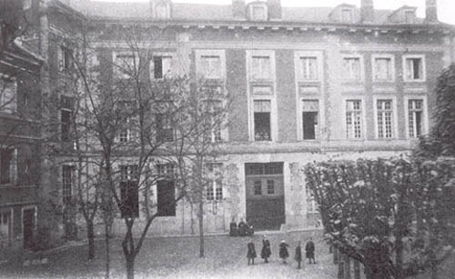 façade intérieure du Pensionnat des Bénédictines de Lisieux façade intérieure du Pensionnat des Bénédictines de Lisieux