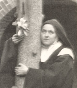 Sainte Thérèse au pied de la Croix (juillet 1896)