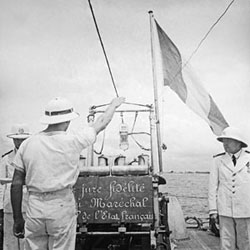Serment de fidélité au Maréchal à bord de l'Annamite. Serment de fidélité au Maréchal à bord de l'Annamite.
