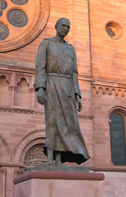 Statue du Bx Père de Foucauld Statue du Bx Père de Foucauld
