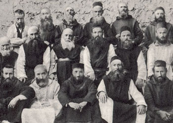 Trappistes d'Akbès contemporains du frère Marie-Albéric. Trappistes d'Akbès contemporains du frère Marie-Albéric.