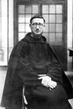 Le Père Tarcisius, capucin, directeur spirituel du jeune Georges de Nantes à Lyon.