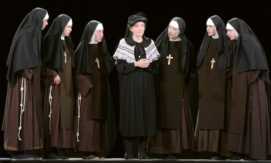 Maria Dabrowska raconte aux religieuses féliciennes le secret intime de son fils Raymond.