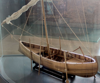 Reconstituion du bateau avec les deux larges ponts. Reconstituion du bateau avec les deux larges ponts.