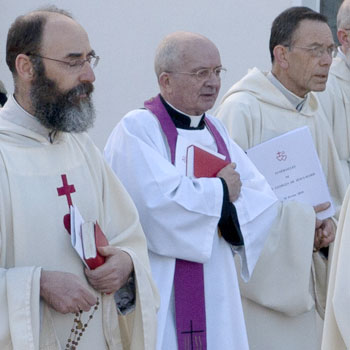 Au funérailles de l’abbé de Nantes en 2010.
